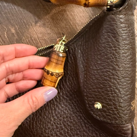VINTAGE Gucci Brown Leather Shoulder Bag with Bamboo Handles - Picture 7 of 16